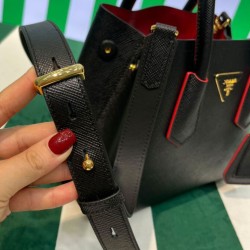 Replica Mini borsa Prada Double in pelle Saffiano nera