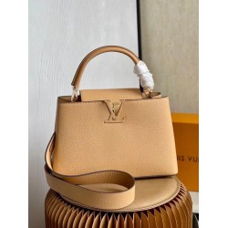 Replica Borsa MM Louis Vuitton Capucines In Pelle Taurillon M59227