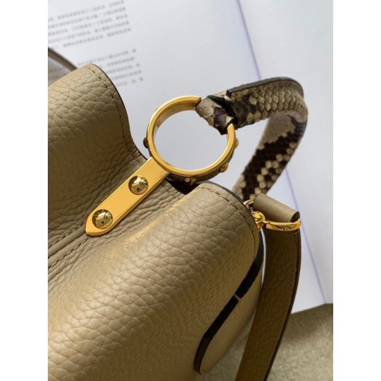 Replica Borsa Louis Vuitton Capucines MM con manico in pitone N92802