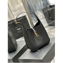 Replica YSL Saint Laurent Le 5 À 7 Cassandre Hobo Borsa Secchiello Morbida Piccola Pelle Liscia Nera Replica YSL Saint Laurent Le 5 À 7 Cassandre Hobo Borsa Secchiello Morbida Piccola Pelle Liscia Nera