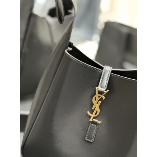 Replica YSL Saint Laurent Le 5 À 7 Cassandre Hobo Borsa Secchiello Morbida Piccola Pelle Liscia Nera