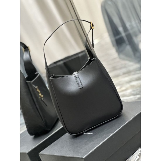 Replica YSL Saint Laurent Le 5 À 7 Cassandre Hobo Borsa Secchiello Morbida Piccola Pelle Liscia Nera