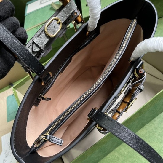 Replica Borsa tote media Gucci Diana 750394 Nera