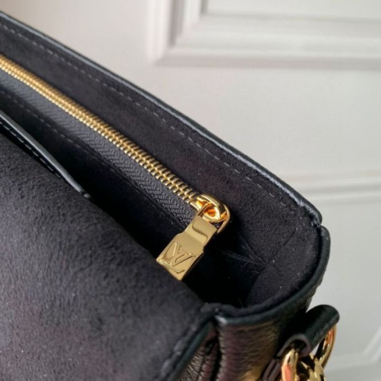 Replica Portafoglio Louis Vuitton con catena Ivy Monogram Empreinte M82210 Nero Replica Portafoglio Louis Vuitton con catena Ivy Monogram Empreinte M82210 Nero