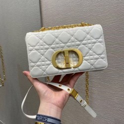Replica Borsa Caro piccola Christian Dior in pelle di vitello Cannage bianca Replica Borsa Caro piccola Christian Dior in pelle di vitello Cannage bianca