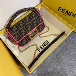 Replica Borsa Fendi Mini Baguette In Tessuto FF Con Finiture Fucsia