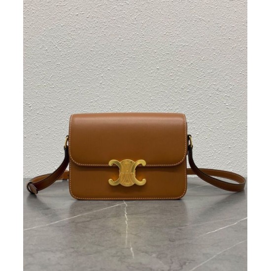 Replica Borsa Celine Teen Triomphe in pelle di vitello lucida caffè