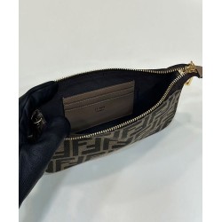 Replica Fendi Baguette Pouch 8BS073 Borsa Caffè