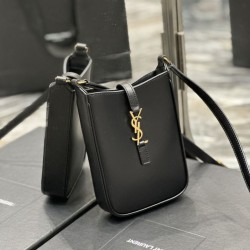 Replica YSL Saint Laurent Le 5 A 7 Mini verticale in pelle conciata al vegetale nera