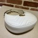Replica Mini borsa a forma di mezzaluna Gucci GG Marmont 699514 bianca