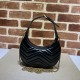 Replica Mini borsa a forma di mezzaluna Gucci GG Marmont 699514 nera