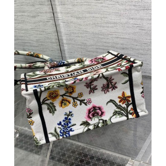 Replica Christian Dior Small Dior Book Tote Bianco Multicolor Ricamo Dior Petites Fleurs