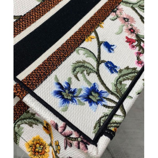 Replica Christian Dior Small Dior Book Tote Bianco Multicolor Ricamo Dior Petites Fleurs