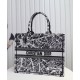 Replica Christian Dior Large Dior Book Tote Borsa con motivo Plan de Paris ricamato nera / bianca