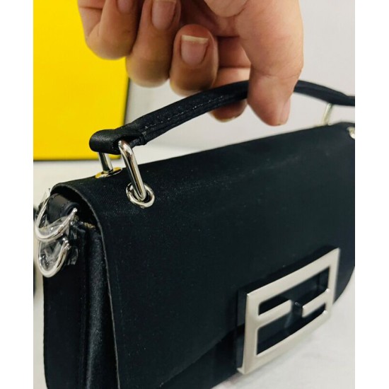 Replica Custodia per telefono Fendi Baguette 7AS142 nera