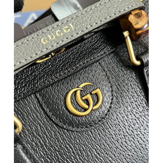 Replica Borsa a tracolla piccola Gucci Diana 735153 nera
