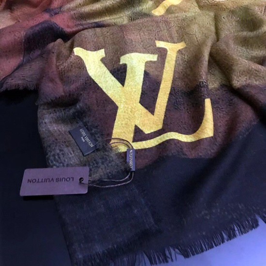 Replica Monogram Shawl Light M70611