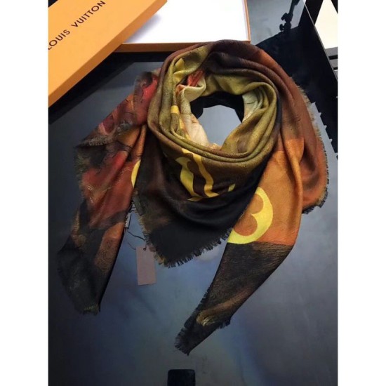 Replica Monogram Shawl Light M70611