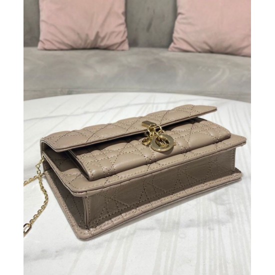 Replica Christian Dior Lady Dior Chain Pouch Albicocca