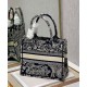 Replica Christian Dior Borsa piccola Dior Book Tote blu scuro