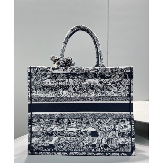 Replica Borsa a mano Christian Dior grande con libro blu scuro Replica Borsa a mano Christian Dior grande con libro blu scuro