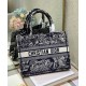 Replica Christian Dior Borsa a libro media Dior blu scuro