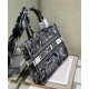 Replica Christian Dior Borsa a libro media Dior blu scuro