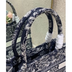 Replica Christian Dior Borsa a libro media Dior blu scuro