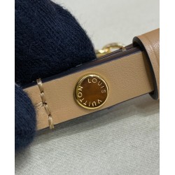 Replica Louis Vuitton Easy Pouch On Strap M81137 Albicocca