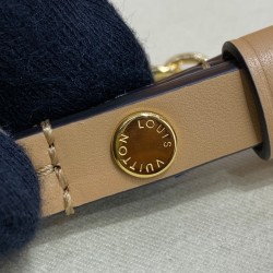 Replica Louis Vuitton Easy Pouch On Strap M81137 Albicocca