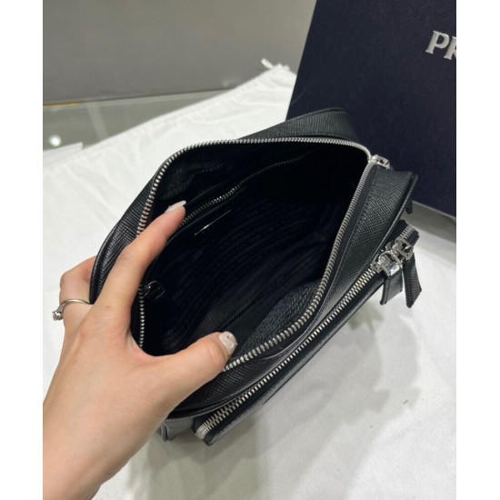 Replica Borsa a Spalla Prada Pelle Saffiano 2VH152 Nera Replica Borsa a Spalla Prada Pelle Saffiano 2VH152 Nera