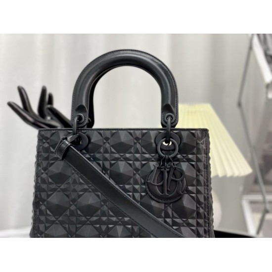 Replica Christian Dior Borsa Lady Dior My Abcdior media in pelle di vitello Cannage nera con motivo diamante Replica Christian Dior Borsa Lady Dior My Abcdior media in pelle di vitello Cannage nera con motivo diamante