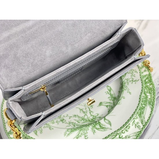 Replica Borsa Christian Dior 30 Montaigne Avenue in pelle di vitello grigia