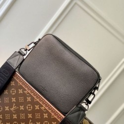 Replica Borsa Louis Vuitton Fastline Messenger LV Aerogram M22482 Nera