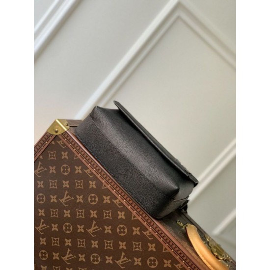 Replica Borsa Louis Vuitton Fastline Messenger LV Aerogram M22482 Nera Replica Borsa Louis Vuitton Fastline Messenger LV Aerogram M22482 Nera