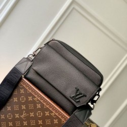 Replica Borsa Louis Vuitton Fastline Messenger LV Aerogram M22482 Nera