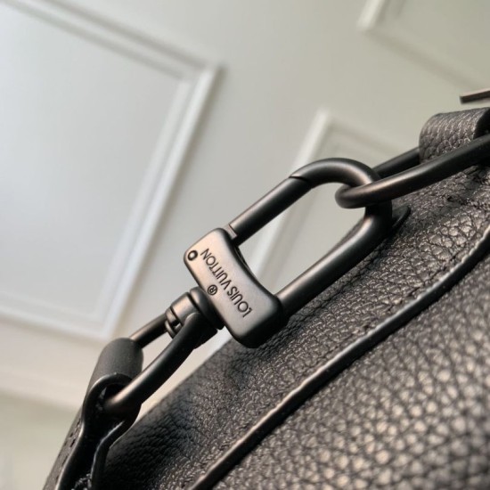Replica Borsa Louis Vuitton Fastline Messenger LV Aerogram M22482 Nera Replica Borsa Louis Vuitton Fastline Messenger LV Aerogram M22482 Nera