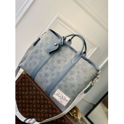 Replica Borsa tote Louis Vuitton M22537 LV Weekend NM blu denim lavato
