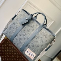 Replica Borsa tote Louis Vuitton M22537 LV Weekend NM blu denim lavato