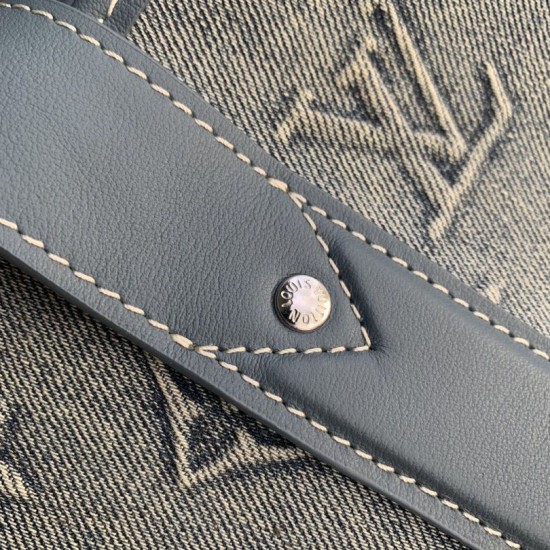 Replica Borsa tote Louis Vuitton M22537 LV Weekend NM blu denim lavato Replica Borsa tote Louis Vuitton M22537 LV Weekend NM blu denim lavato