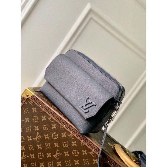 Replica Borsa Louis Vuitton Fastline Messenger LV Aerogram M22611 Blu Replica Borsa Louis Vuitton Fastline Messenger LV Aerogram M22611 Blu