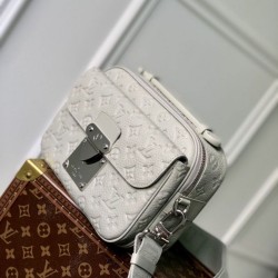 Replica Borsa a tracolla Louis Vuitton S-Lock M23152 Monogramma Taurillon
