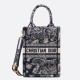 Replica Borsa per telefono Dior Mini Book Tote Toile de Jouy Ricamo inverso Blu Replica Borsa per telefono Dior Mini Book Tote Toile de Jouy Ricamo inverso Blu