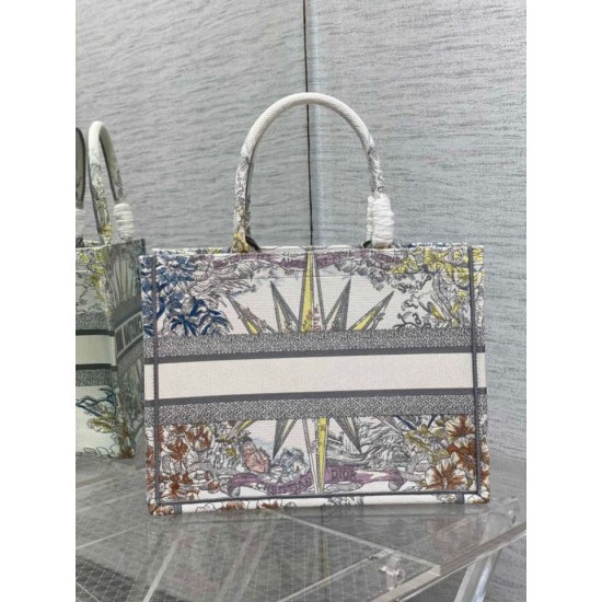 Replica Dior Media Dior Book Tote Multicolor Ricamo Rêve d'Infini Bianco Replica Dior Media Dior Book Tote Multicolor Ricamo Rêve d'Infini Bianco