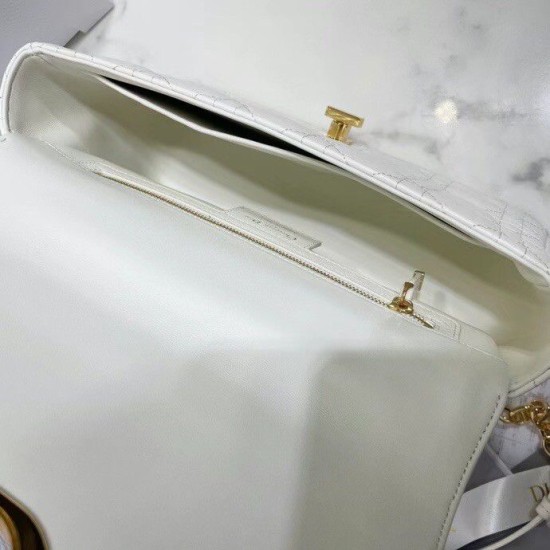 Replica Borsa media Dior Caro Cannage bianca Replica Borsa media Dior Caro Cannage bianca