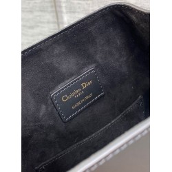 Replica Borsa a secchiello media Dior C'est Saddle in pelle di vitello nera Replica Borsa a secchiello media Dior C'est Saddle in pelle di vitello nera