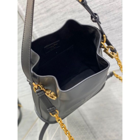 Replica Borsa a secchiello media Dior C'est Saddle in pelle di vitello nera