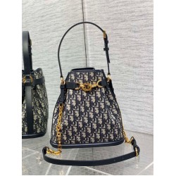Replica Borsa a secchiello media Dior C'est Jacquard obliquo blu