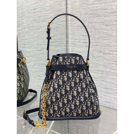 Replica Borsa a secchiello media Dior C'est Jacquard obliquo blu Replica Borsa a secchiello media Dior C'est Jacquard obliquo blu