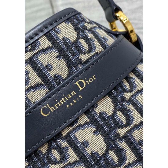 Replica Borsa a secchiello media Dior C'est Jacquard obliquo blu Replica Borsa a secchiello media Dior C'est Jacquard obliquo blu